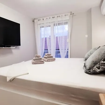 Apartments Kekez *