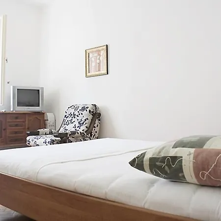 Apartments Kekez شقة